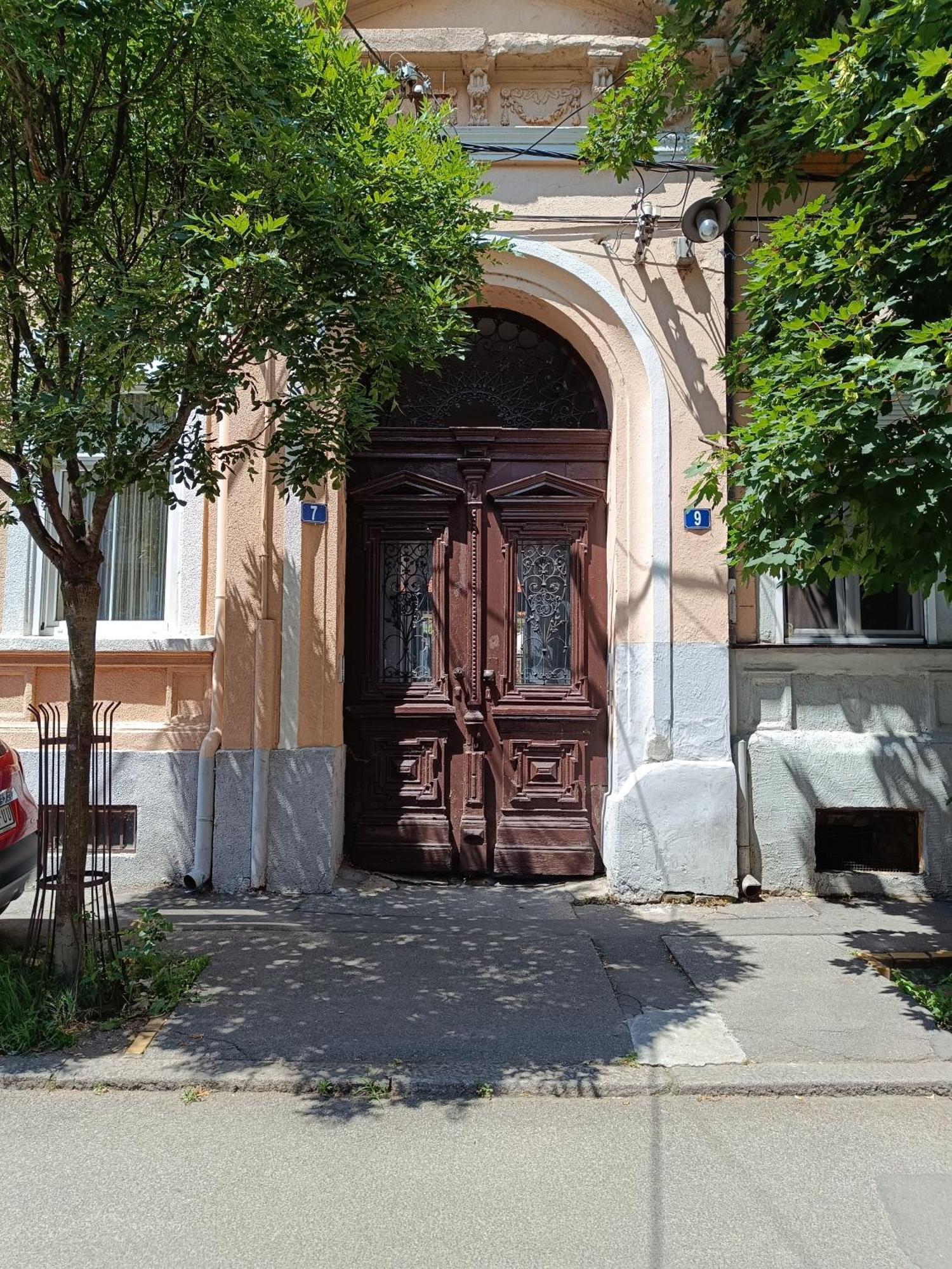 Zemun Central *